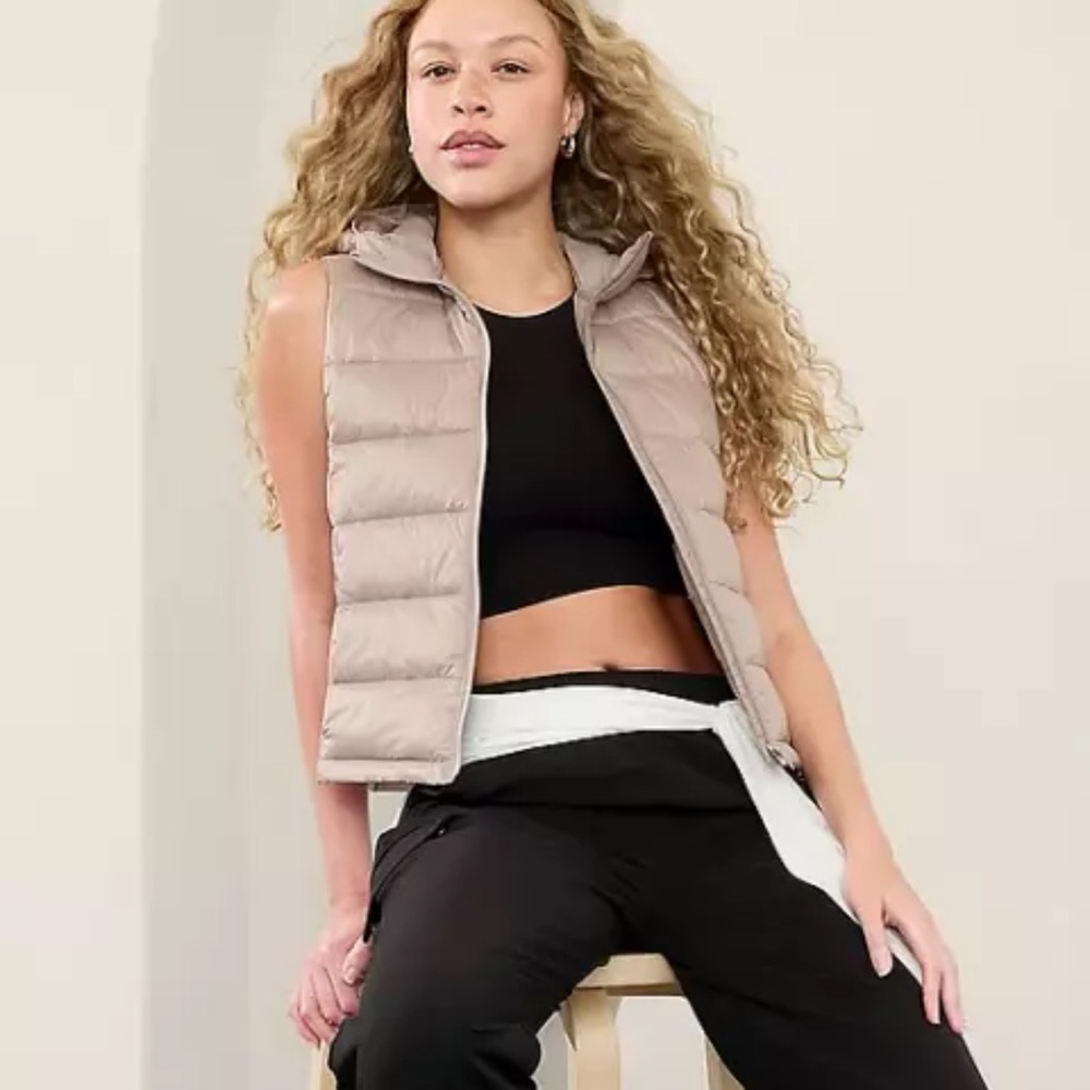 NWT Athleta Aire Puffer Vest - Picture 4 of 7